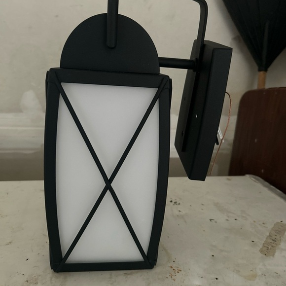 DEWENWILS Porch Light Dusk to Dawn Outdoor Exterior Wall Light Fixtures - Picture 4 of 8